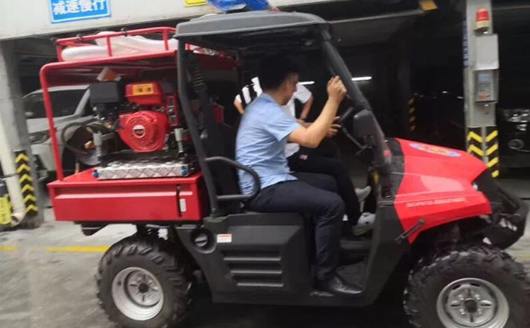 四輪消防摩托車.jpg
