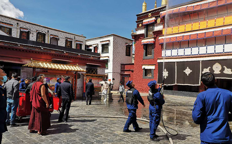 移動式細水霧滅火裝置噴射演練.jpg 移動式細水霧滅火裝置噴射演練.jpg