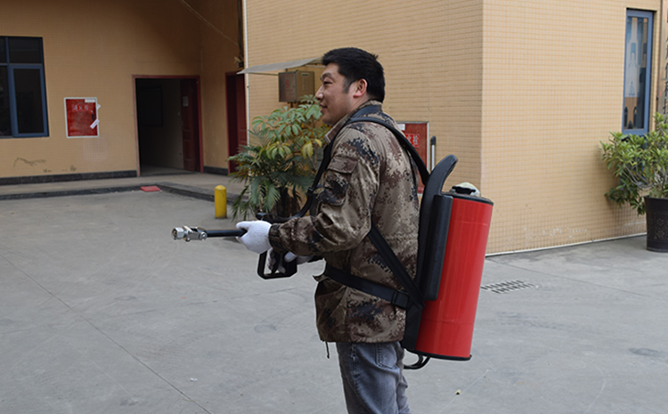 背負式噴霧滅火槍.jpg 背負式噴霧滅火槍.jpg