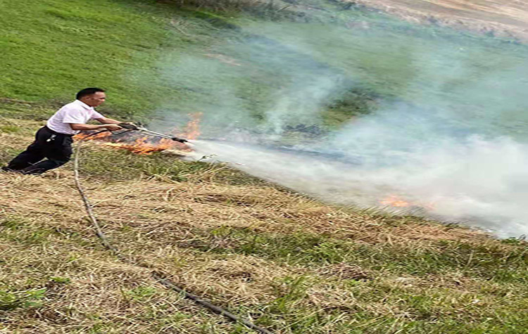 消防摩托車滅火.jpg 消防摩托車滅火.jpg