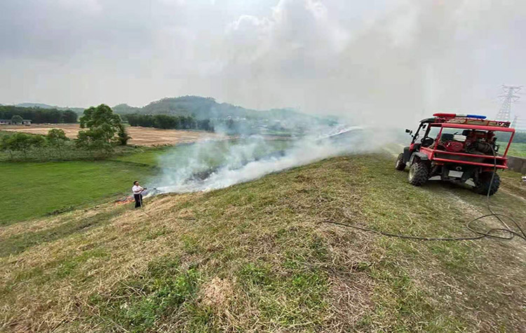 消防摩托車滅火.jpg 消防摩托車滅火.jpg