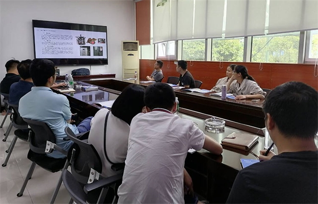 斯庫爾為國網宜賓供電檢修公司做產品技術講解