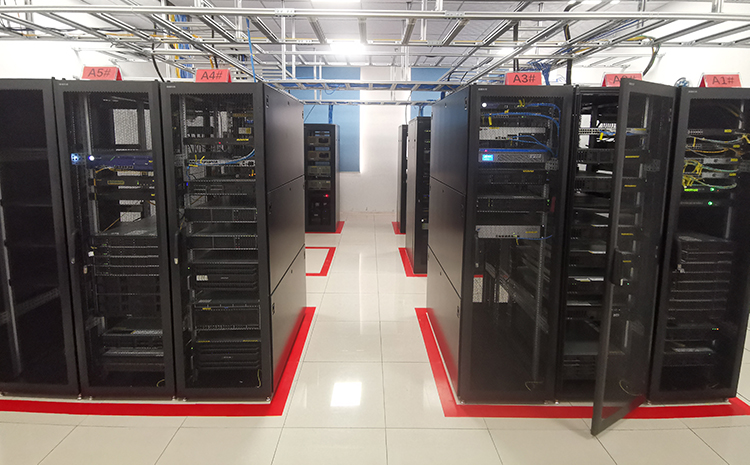 金雞灘煤礦數據機房.jpg 金雞灘煤礦數據機房.jpg