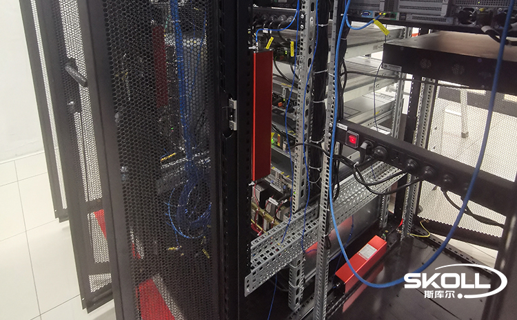 機房全氟己酮滅火裝置1.jpg 機房全氟己酮滅火裝置1.jpg