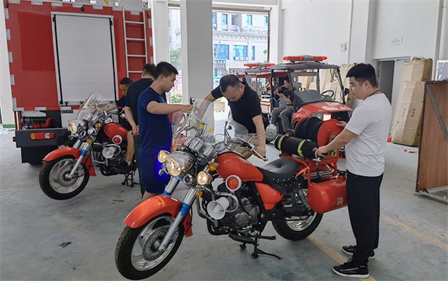 兩輪消防摩托車可以坐幾人呢？