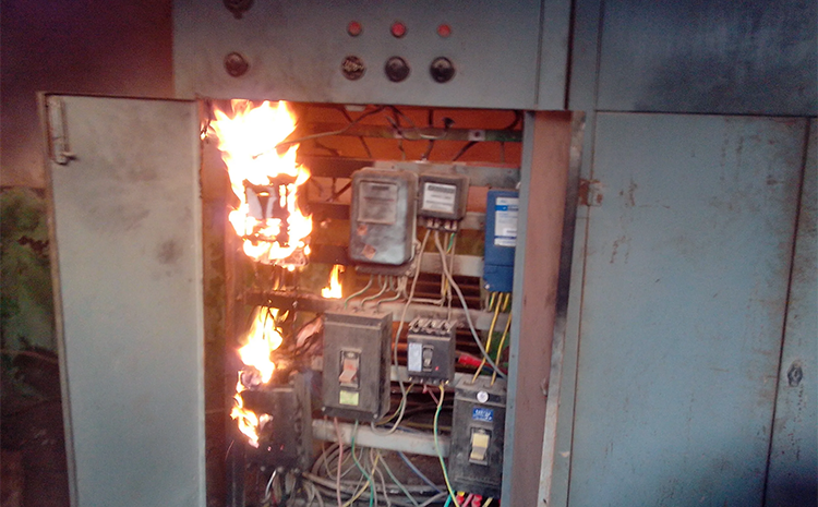 配電箱火災.png